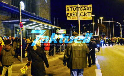 300 Montagsdemo in Stuttgart am HBF