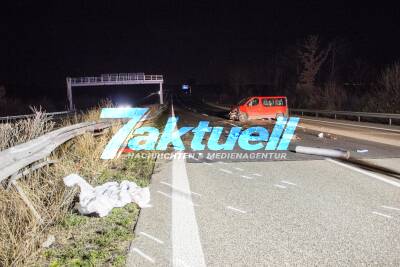 Schwerer Unfall auf der A81: Autofahrer verletzt sich schwer - Vollsperrung