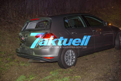 BMW rast in Pannenfahrzeug: 3 Schwerverletzte
