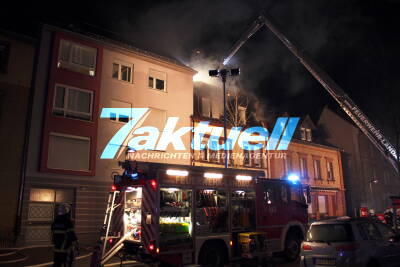 200 000 Euro Schaden bei Dachstuhlbrand in Landau - Haus unbewohnbar