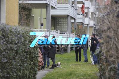 Plastikbehälter als Aschenbecher verursacht Balkonbrand