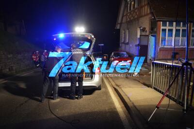 Bad Liebenzell - Drei Personen von Pkw erfasst und schwer verletzt