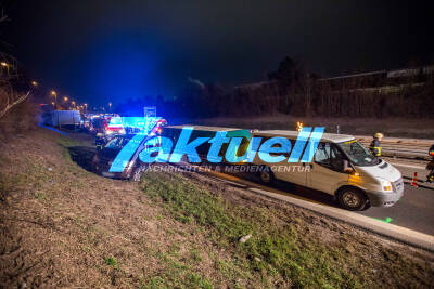 Rentner rast in Pannenfahrzeug: Mehrere Schwerverletzte nach schwerem Unfall auf der A81