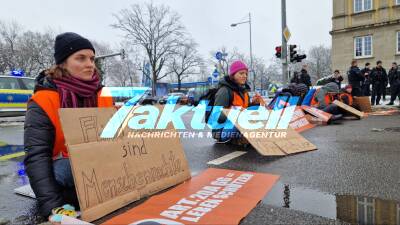 Klimakleber in Leipzig legen Verkehr lahm