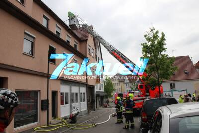 Räucherofen setzt Dachstuhl in Eningen unter Achalm in Brand – Polizei ermittelt wegen fahrlässiger Brandstiftung