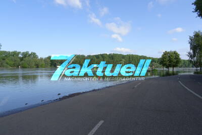 Hochwasser am Rhein bei Karlsruhe