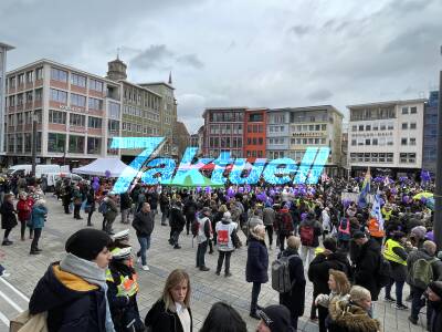 Internationaler Frauentag - Mehrere tausend Teilnehmer bei Kundgebung in Stuttgart - 5 O Töne