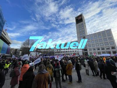 Internationaler Frauentag - Mehrere tausend Teilnehmer bei Kundgebung in Stuttgart - 5 O Töne