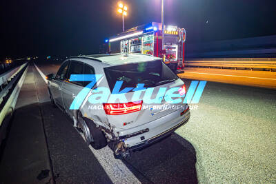 A8: Unfall bei Wendlingen - Mehrere Verletzte - Fahrzeuge nicht mehr fahrbereit - Vollsperrung 