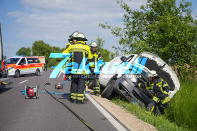 Frontalcrash nach Alkoholfahrt - Schwerer Unfall mit zwei Leichtverletzten auf der B297 bei Kirchheim - Straße komplett gesperrt