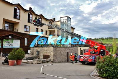 Übung: Feuer im Andrea Berg Erlebnishotel Sonnenhof - Übungseinsatz mit vier Feuerwehren - mit Drohnen- und GoPro-Aufnahmen 