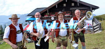 Volksmusik-Event begeistert Besucher: Hogascht auf der Rossfeld Skihütte ein einzigartiges Erlebnis