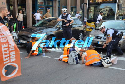 Letzte Generation blockiert Stuttgarter Innenstadt