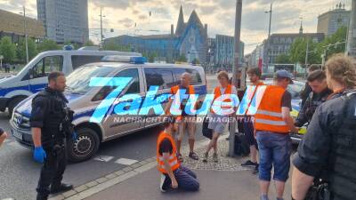 Wieder Klimaprotest in Leipzig - Letzte Generation blockiert Kreuzung