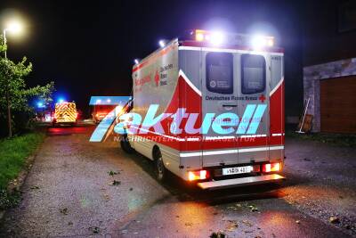 Mann bei Unwetter vom Baum im Wald getroffen - Große Rettungsaktion mit 2 Hubschraubern angelaufen - doch dann wurde der Verletzte mit einem Privat-PKW aus dem Wald gebracht
