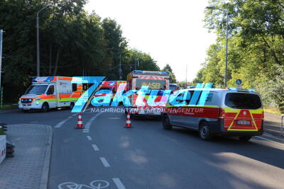 Autos krachen zusammen - Drei Verletzte bei Unfall im Leipziger Osten