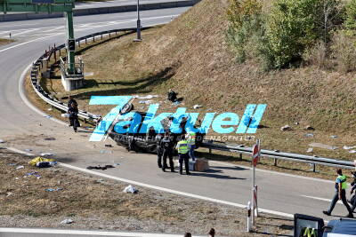 Schleuserfahrzeug verunfallt: Sieben Tote bei Unfall auf Autobahn in Bayern - 16 wurden zum Teil schwer verletzt