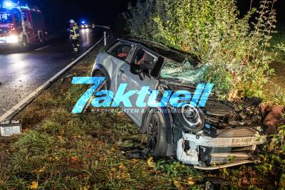 Tödlicher Frontalcrash: Fahrer nicht angegurtet und wird aus Auto geschleudert - 3 weitere z.T. in Lebensgefahr - 6 Stunden Vollsperrung