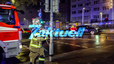 Feuerwehr rettet Babys & Kinder (on tape!) - 4 Bewohner über Drehleiter gerettet - Wohnungsbrand in Stuttgarter Innenstadt
