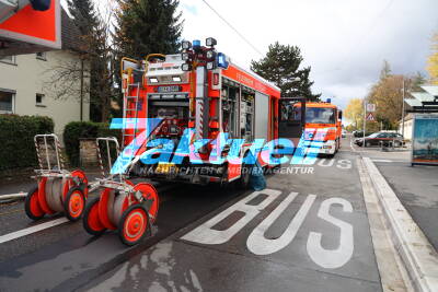 Kellerbrand in Wohnhaus 1 Person verletzt - 1 O Ton