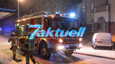 Wohnungsbrand während Schneesturm und Glatteis in Recklinghausen  - Anfahrt der Einsatzkräfte gestaltet sich schwierig