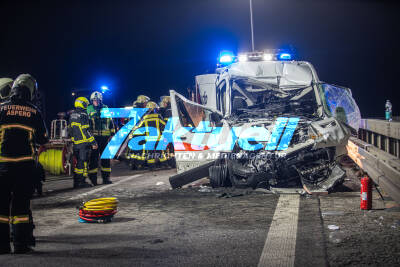 Schwerer Crash auf der A81: Sprinter kracht gegen LKW – Vollsperrung in Richtung Leonberg
