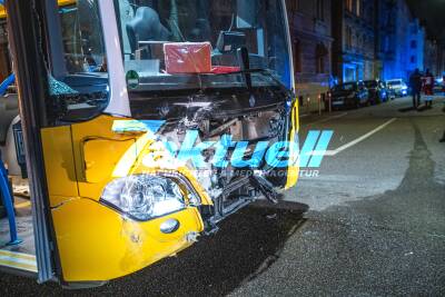 Fahrer kracht alkoholisiert und ohne Führerschein gegen SSB-Bus - 50.000 EUR Sachschaden