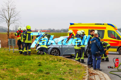 PKW Gegen Kreisverkehr Gefahren Oranienburg – Leegebruch