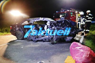 18-jährige Beifahrerin im BMW schwerst eingeklemmt - Unfall-Fahrer aus dem Fahrzeug geschleudert - Landstraße voll gesperrt