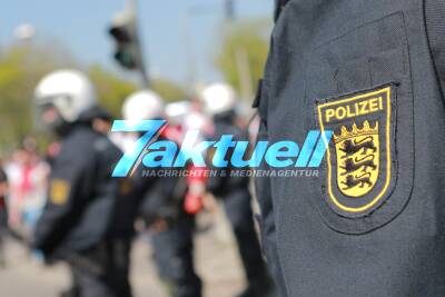 UPDATE: Großes Polizeiaufgebot mit Wasserwerfern vor dem Risikospiel Stuttgart gegen den KSC - Polizei behält Fans im Auge
