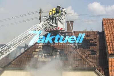 Zwei Tote bei Wohnhausbrand in Kornwestheim - Mehrere Feuerwehren bekämpfen bis in die Abendstunden Großfeuer