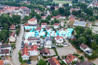 Hochwasser in Schrobenhausen: Ganze Ortsmitte unter Wasser - Drohne zeigt Ausmaß 