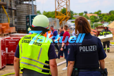 Großfeuer auf Baustelle für geplante Flüchtlingsunterkunft 