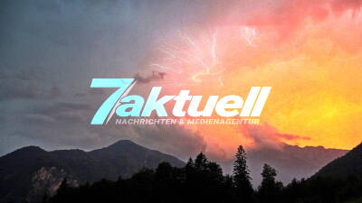 Hitze von spektakulärem Himmelsspektakel abgelöst: In 40 Minuten hunderte Blitze über Berchtesgaden, spektakulär erleuchtet der Himmel in vielen Farben und mit hunderten Blitzen