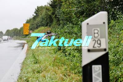 Überschlag bei Aqua-Planing: Starkregen im Rems-Murr Kreis - PKW kommt von der Fahrbahn ab und landet auf dem Dach