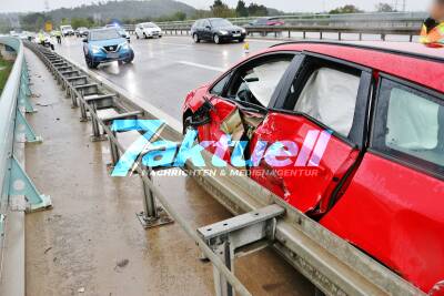 Crash nach Ausweichmanöver auf der B14 – 5 Fahrzeuge in Unfall verwickelt - mehrere Verletzte