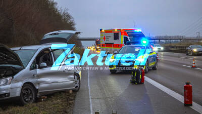 A8: Unfall mit 4 Verletzten - Ford-Fahrer gerät ins Schleudern und kollidiert mit Citroen Jumpy - Feuerwehr und Rettungsdienst im Einsatz - 10km Stau