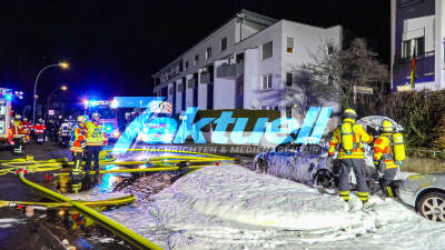 Audi Q5 Sportback vollständig ausgebrannt - Feuer drohte auf Wohnhaus überzugreifen