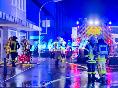 WALTROP: Nächtlicher Feuerwehreinsatz in der Waltroper Innenstadt 