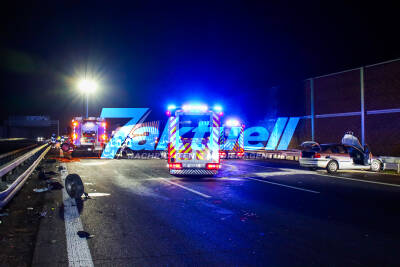Schwerer Verkehrsunfall auf Bundesautobahn A10 mit Gefahrgut-LKW