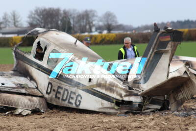 Zeugen gesucht - BFU bittet um Mithilfe-  Flugzeug Absturz Hangelar - Verstorbender war selber Universitätsprofessor - Notarzt auf dem RTH Christoph Rheinland & Notarzt bei der Feuerwehr Köln