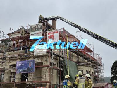 Dachstuhlbrand in Heilbronn an Villa Fuchs - Feuer durch Bauarbeiten ausgelöst