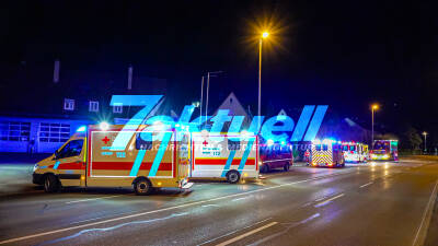Küchenbrand in Wohnhaus – 2 Erwachsene und 5 Kinder mit leichter Rauchgasvergiftung ins Krankenhaus gebracht