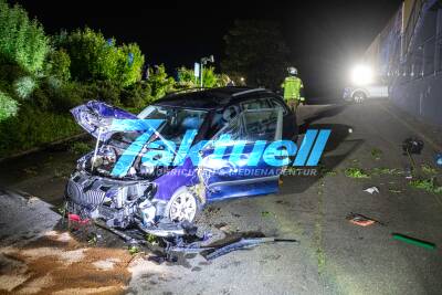 Fahrer unter Alkohol- & Drogeneinfluss landet nach Crash auf Möbelparkplatz
