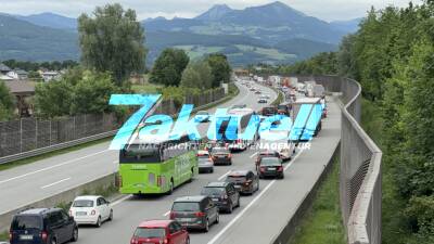 Pfingstreisewelle sorgt für größten Stau seit Jahren: Acht Stunden für 200 Kilometer - Stop-and-Go von München bis Golling - Autobahn wird zum Parkplatz