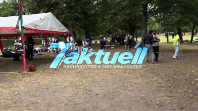 Räumung und Verlegung zu einem andern Ort eines Pro Palästina Protestcamps vor dem Bundestag + OTon Polizeisprecher